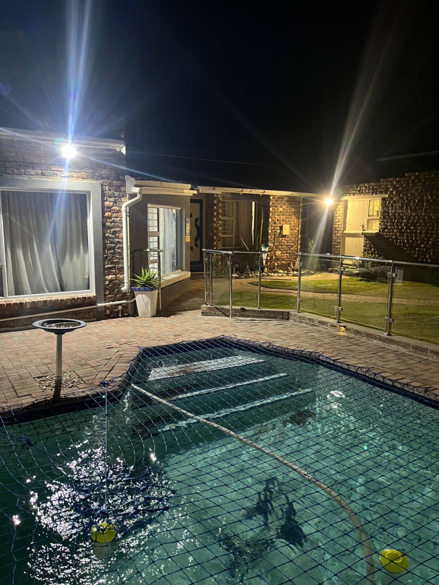 6 Bedroom Property for Sale in Sherwood Eastern Cape